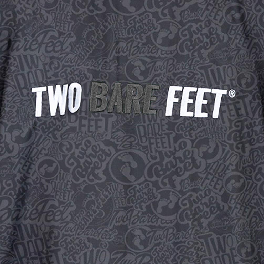 Two Bare Feet Weatherproof Classic Print Changing Robe - Black / Charcoal Extra Image 3
